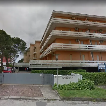 Landora Appartement *